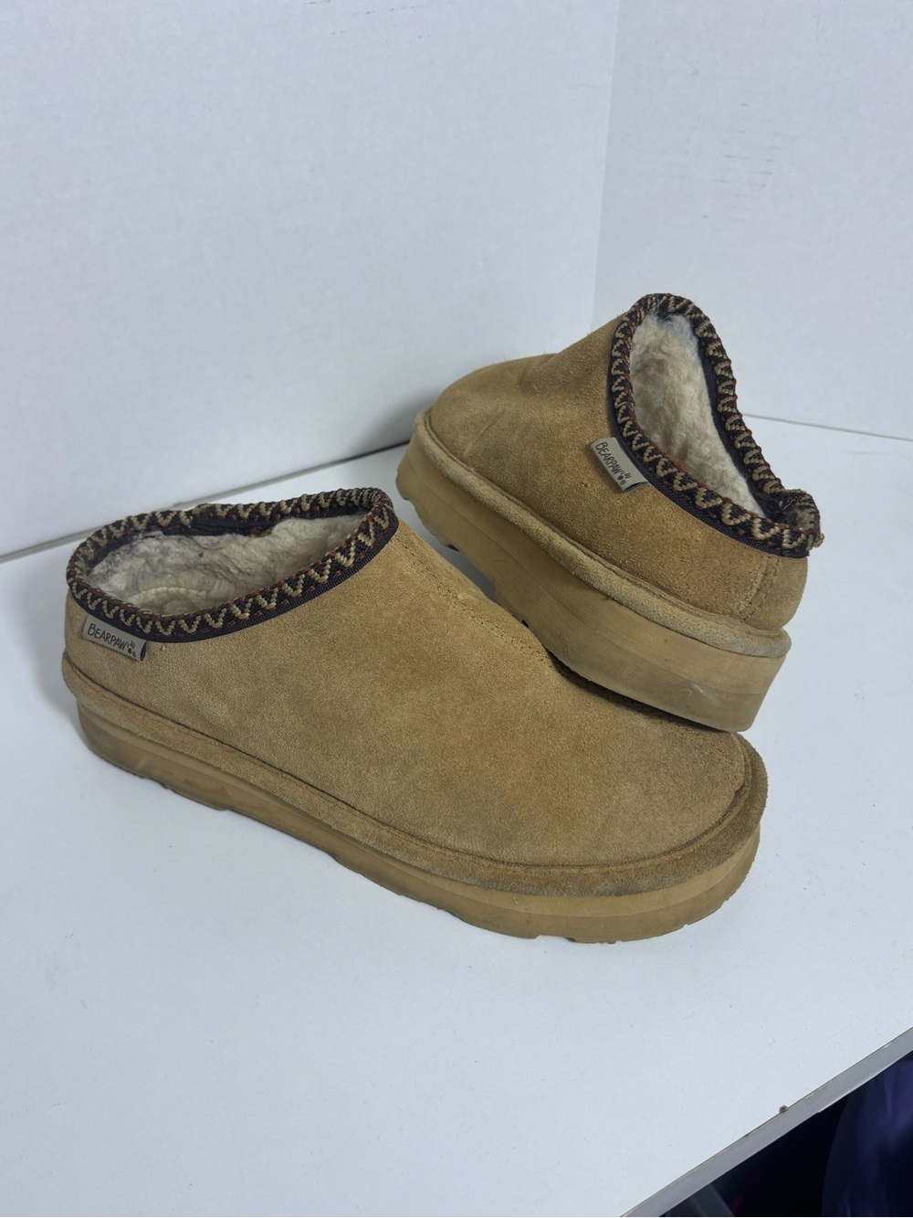 Bearpaw Women's Martis Slip-on Platform Slipper Tan Suede Sz 8